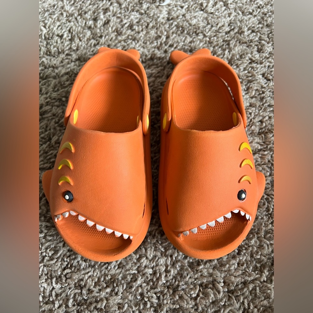 Shrank slippers unisex. Size 10